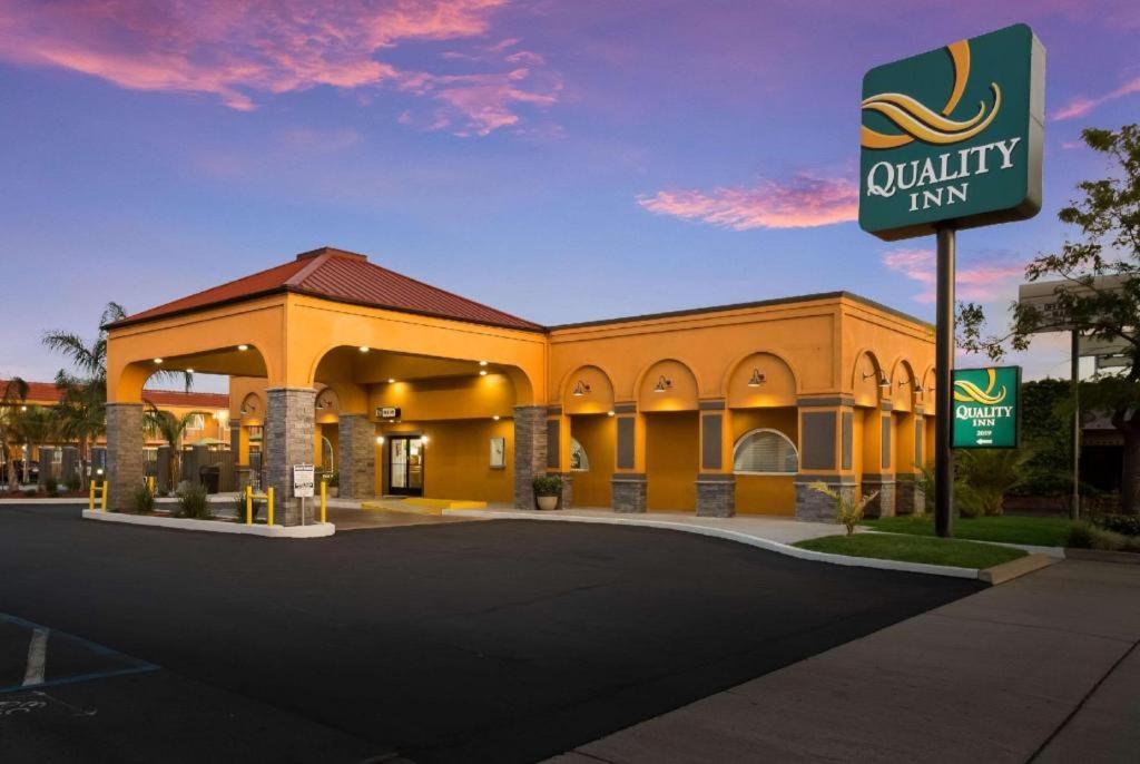 Quality Inn Redding Near I-5 Kültér fotó